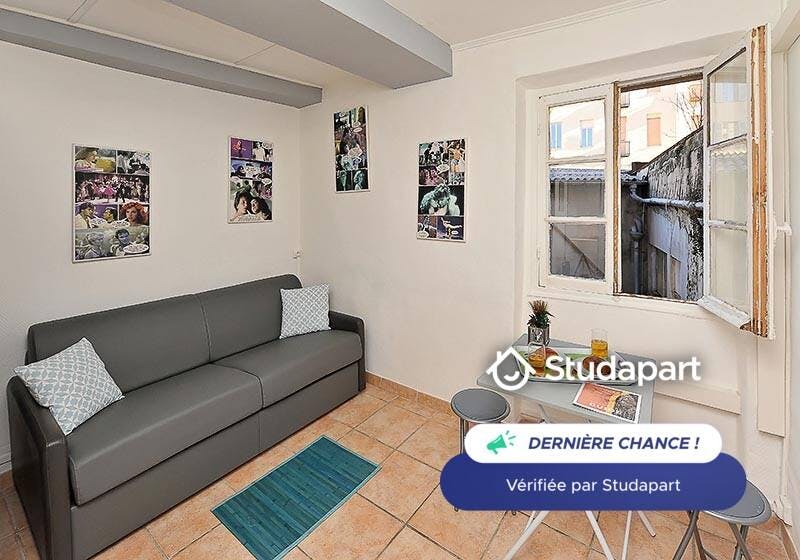 Apartment for rent for €790 per month in Nice, Rue Massena