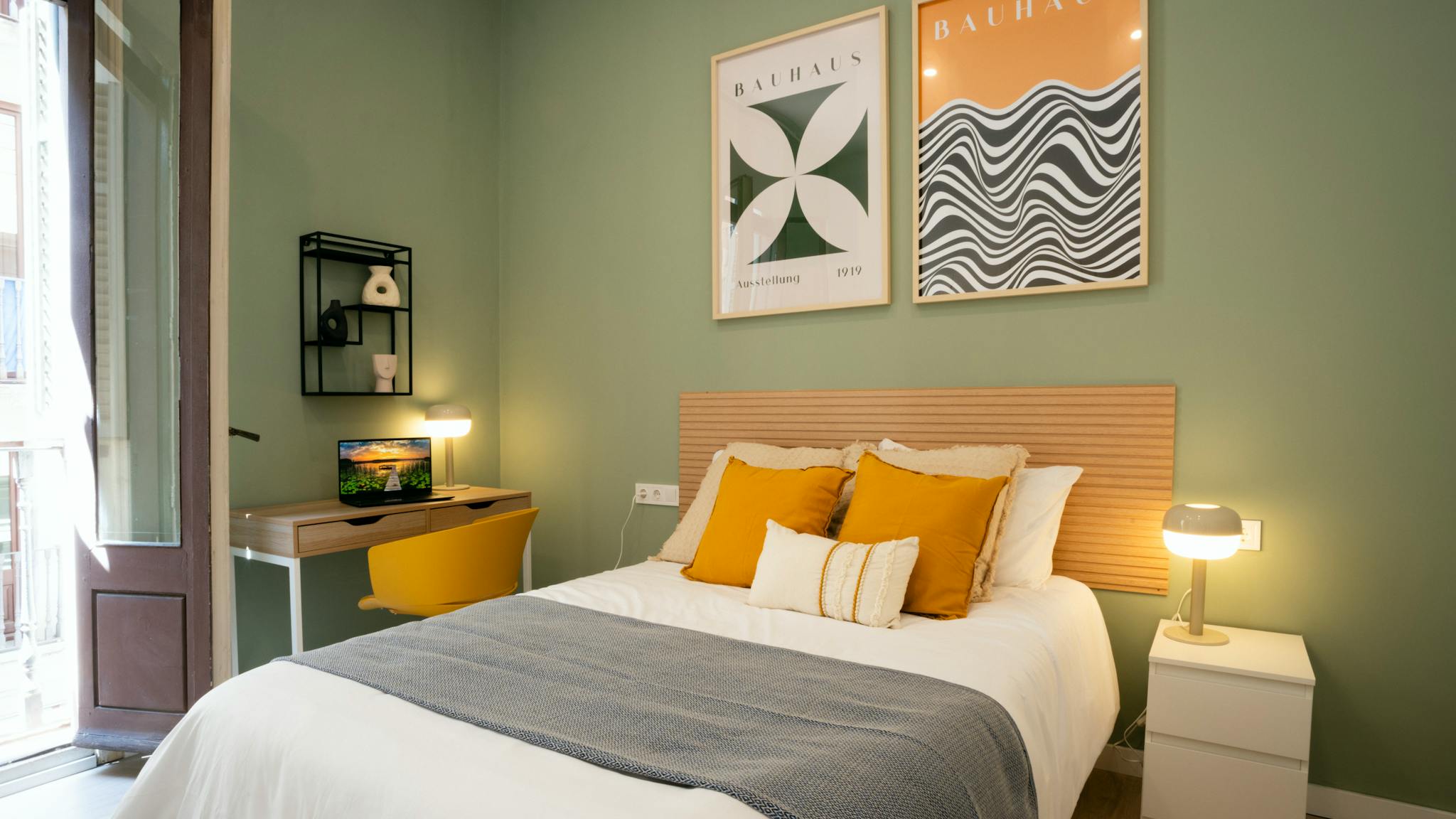 Plaça de la Universitat, Barcelona preview