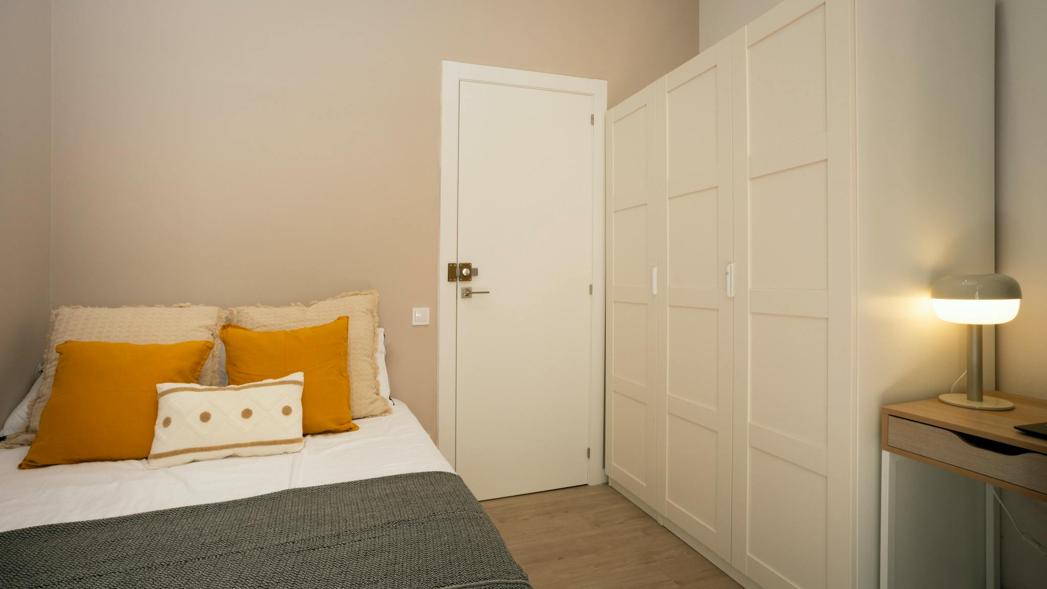 Plaça de la Universitat, Barcelona preview