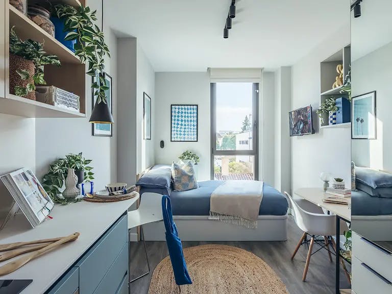 Studio for rent for €1,000 per month in Sevilla, Avenida de la Palmera