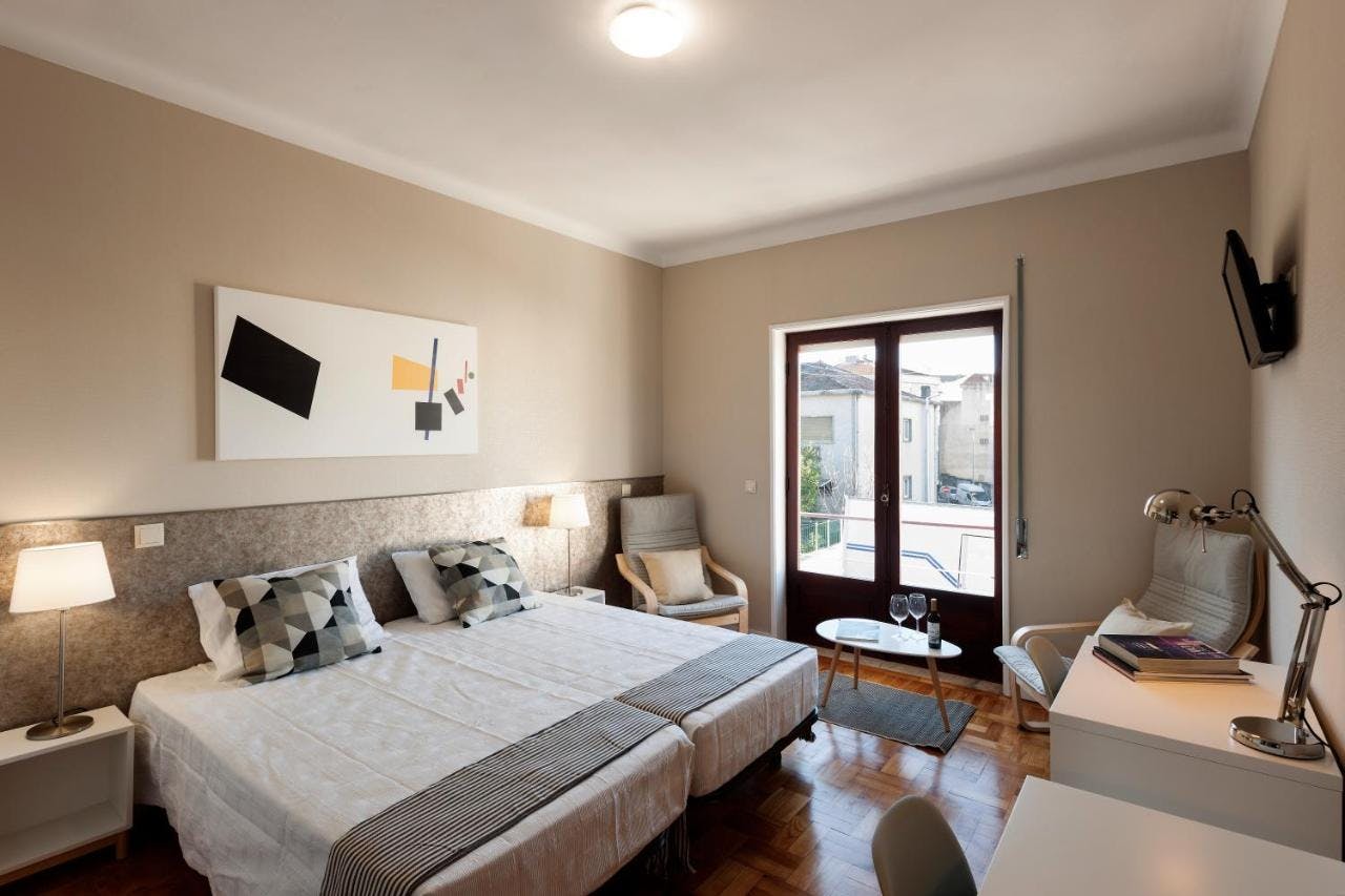 Private room for rent for €590 per month in Porto, Rua de São Dinis