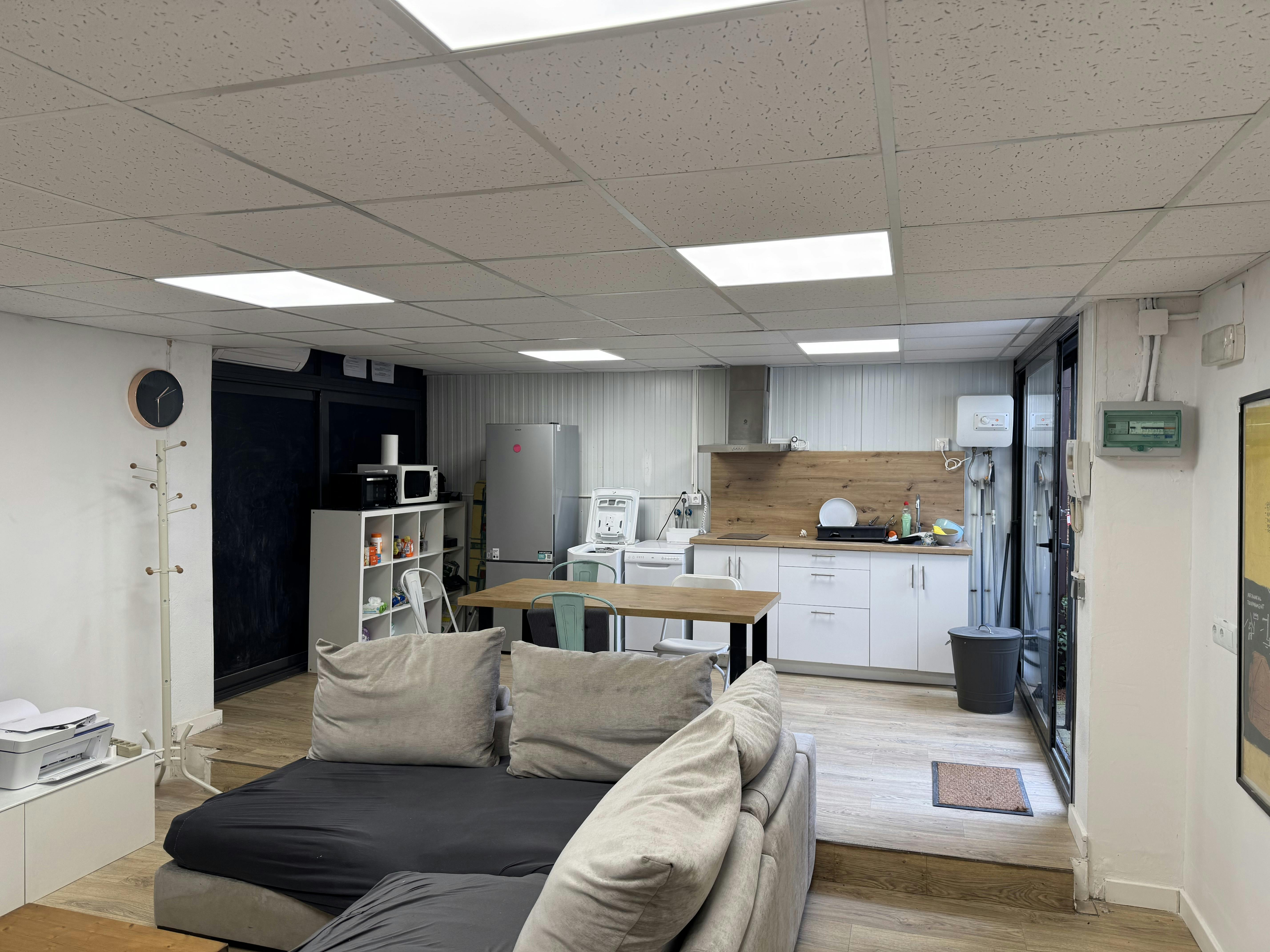 Apartment for rent for €2,300 per month in Sant Cugat del Vallès, Carrer d'Ávila