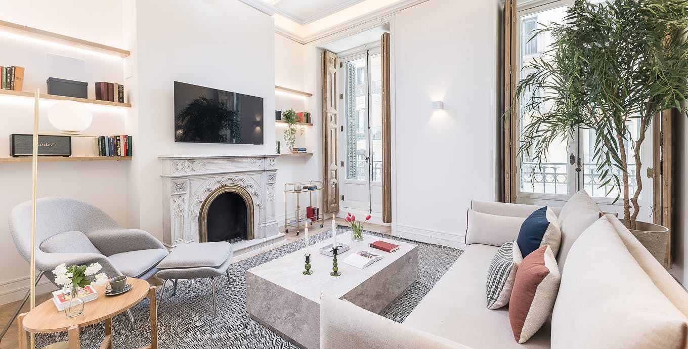 Apartment for rent for €10,461 per month in Madrid, Calle del Conde de Romanones