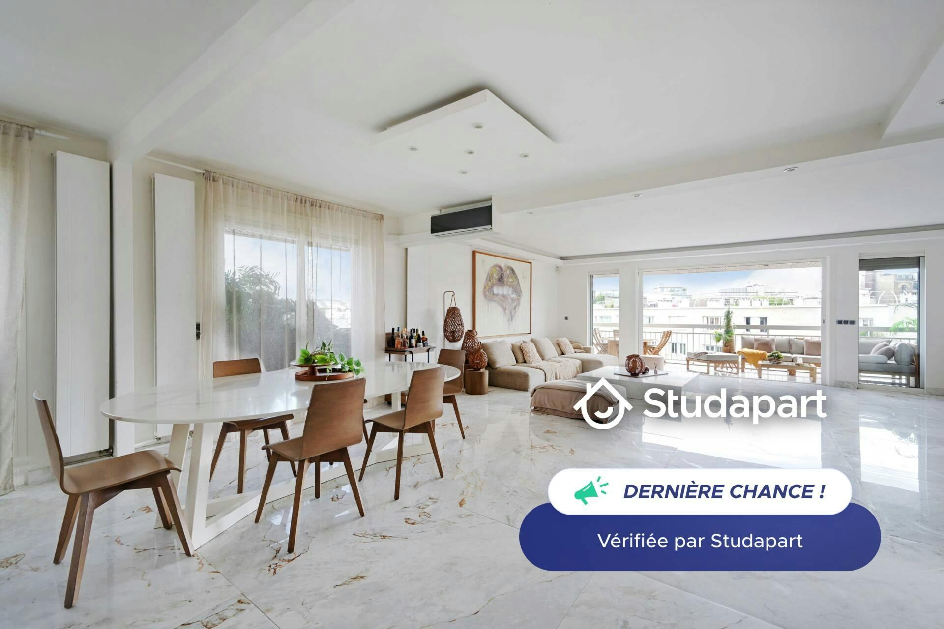 Apartment for rent for €9,500 per month in Neuilly-sur-Seine, Rue Pierret