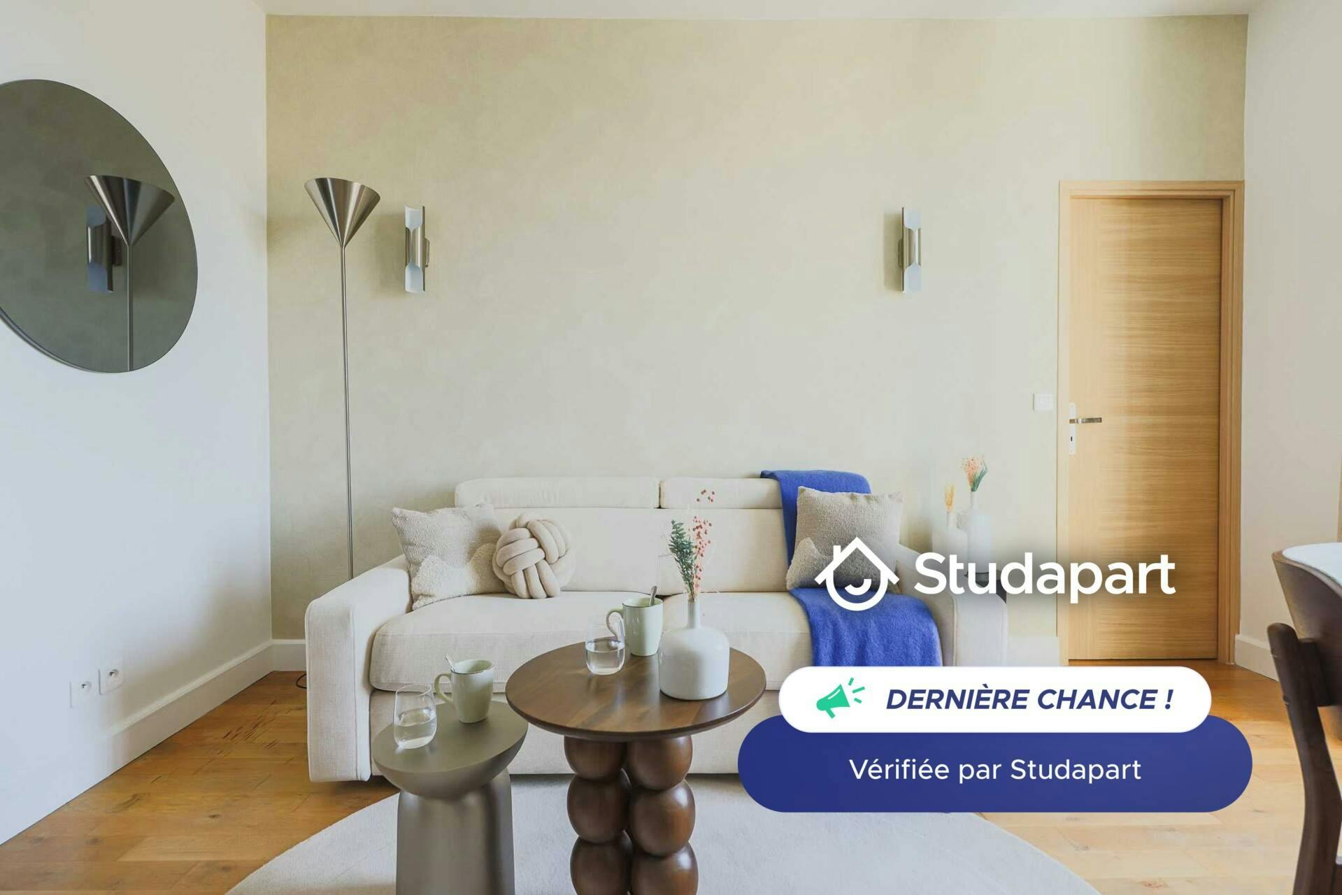 Apartment for rent for €2,400 per month in Paris, Rue de La Jonquière