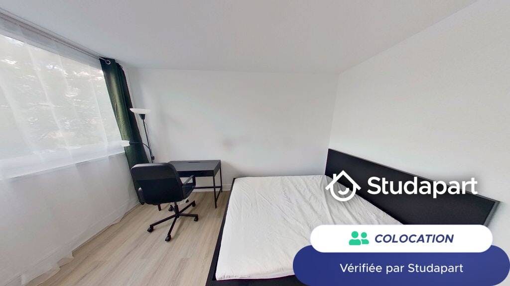 Private room for rent for €580 per month in Massy, Avenue nationale