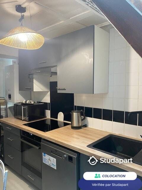 WG-Zimmer zu mieten für 420 € pro Monat in Poitiers, Rue Cloche Perse