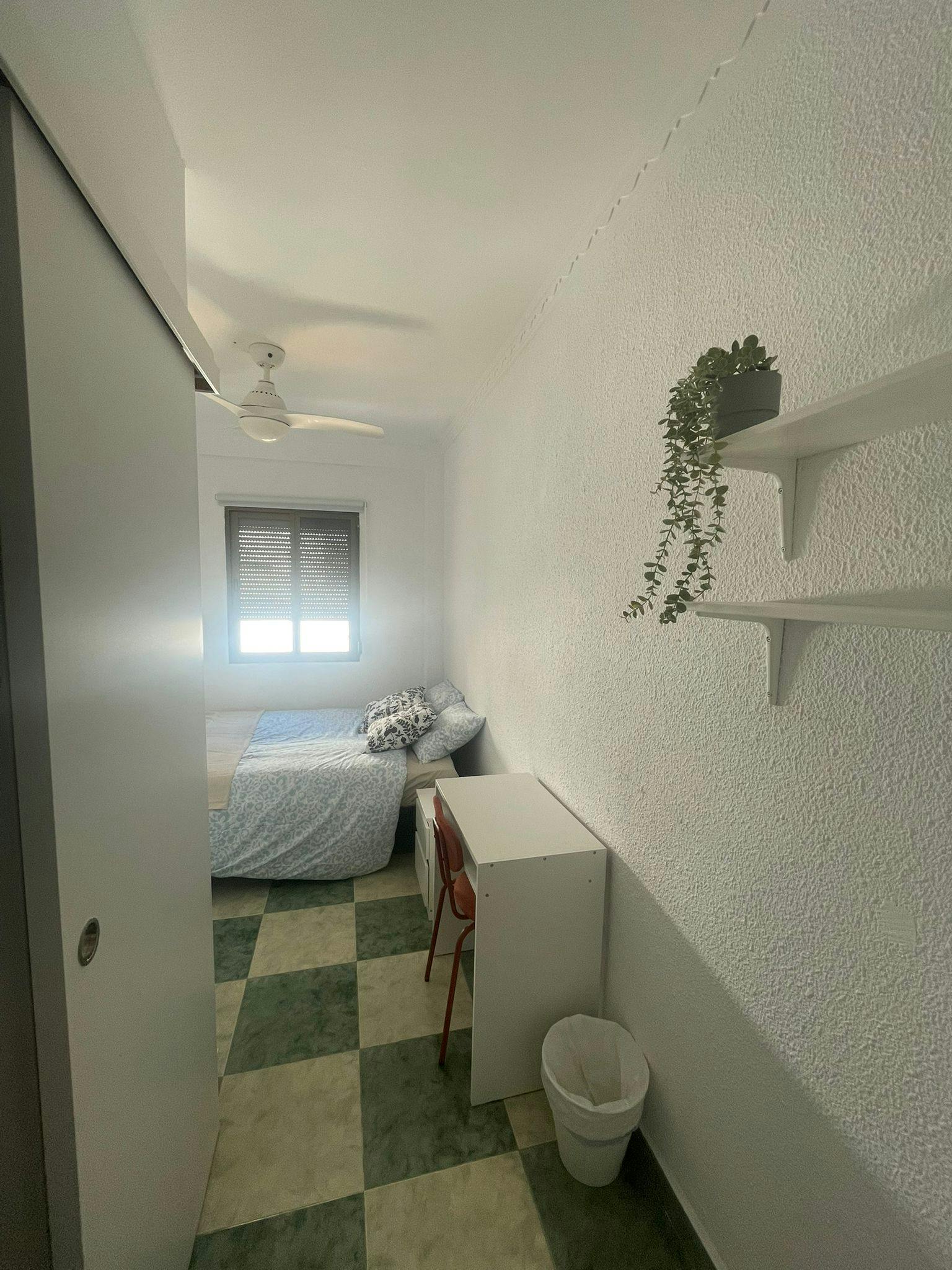 Single room Alaquàs, 1 bed, 8m² — photo 3