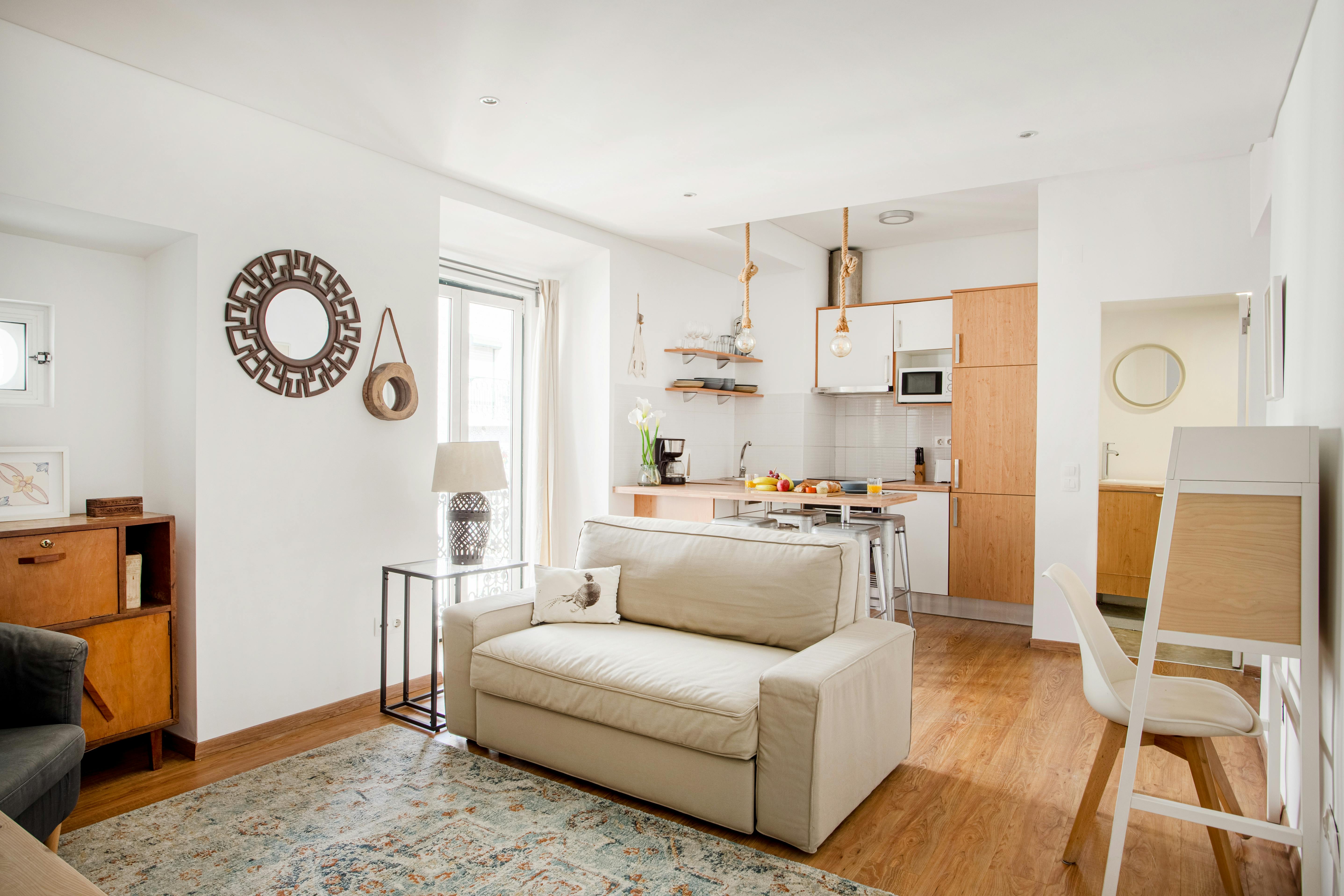 Apartment for rent for €3,670 per month in Lisbon, Escolas Gerais