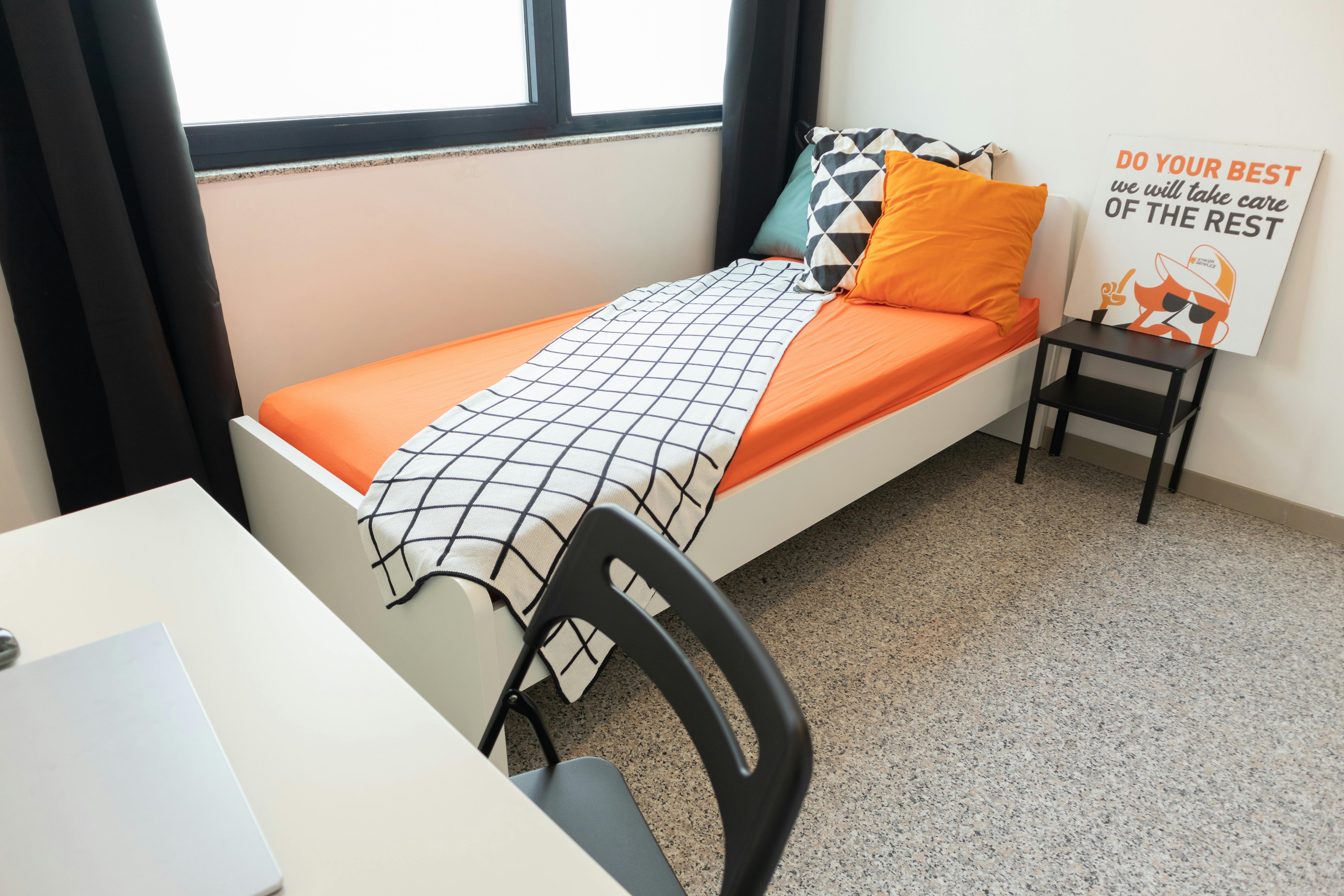 Single room Cagliari, 1 bed, 9m² — photo 1