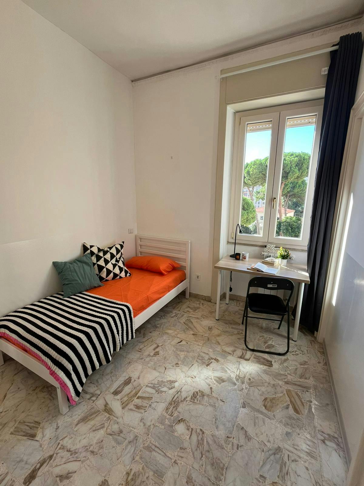 Private room for rent for €495 per month in Cagliari, Via Grazia Deledda