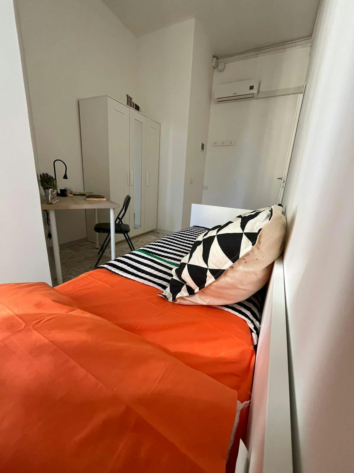Private room for rent for €495 per month in Cagliari, Via Grazia Deledda