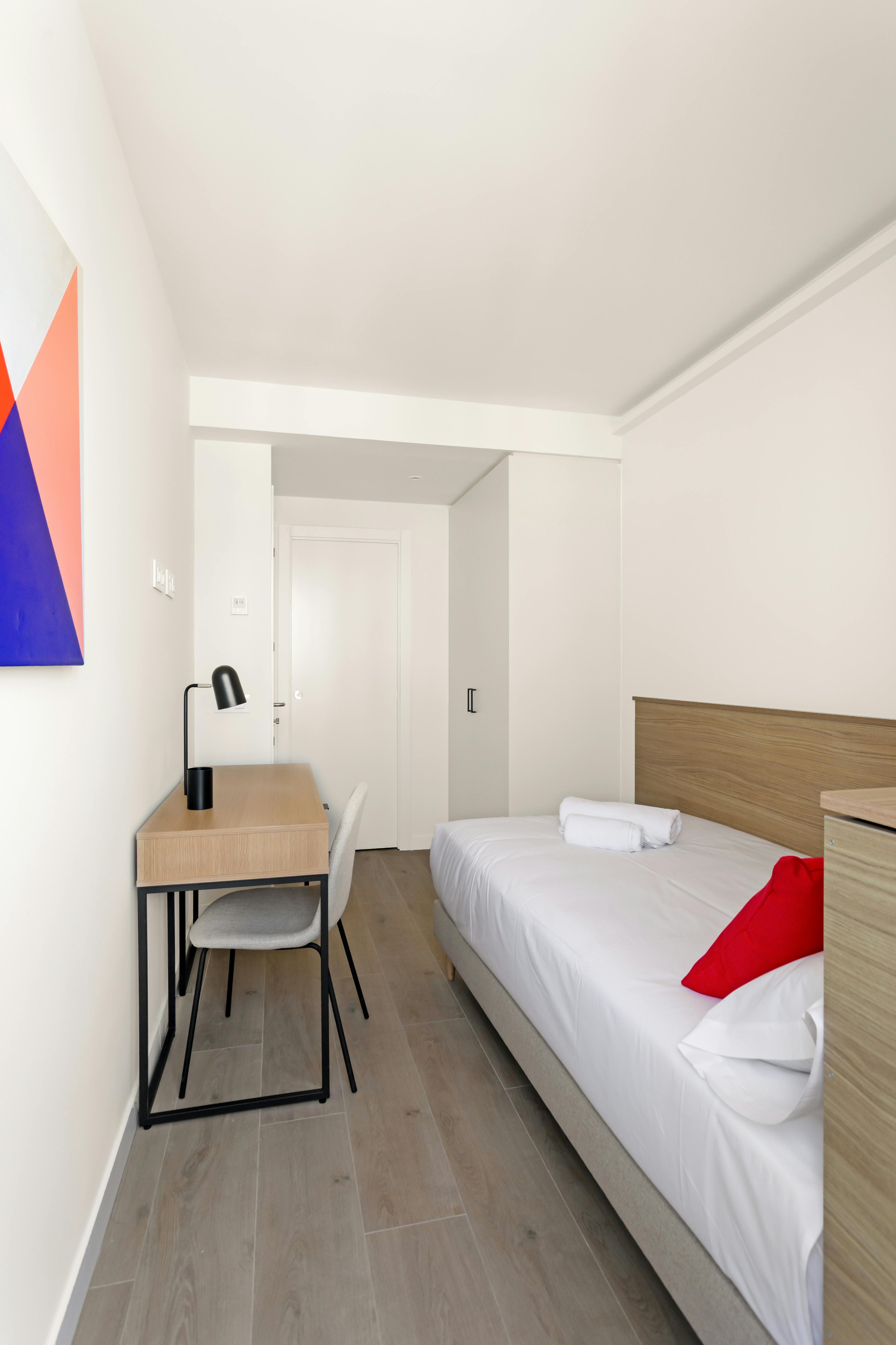 Single room Madrid, 1 bed, 10m² — photo 28