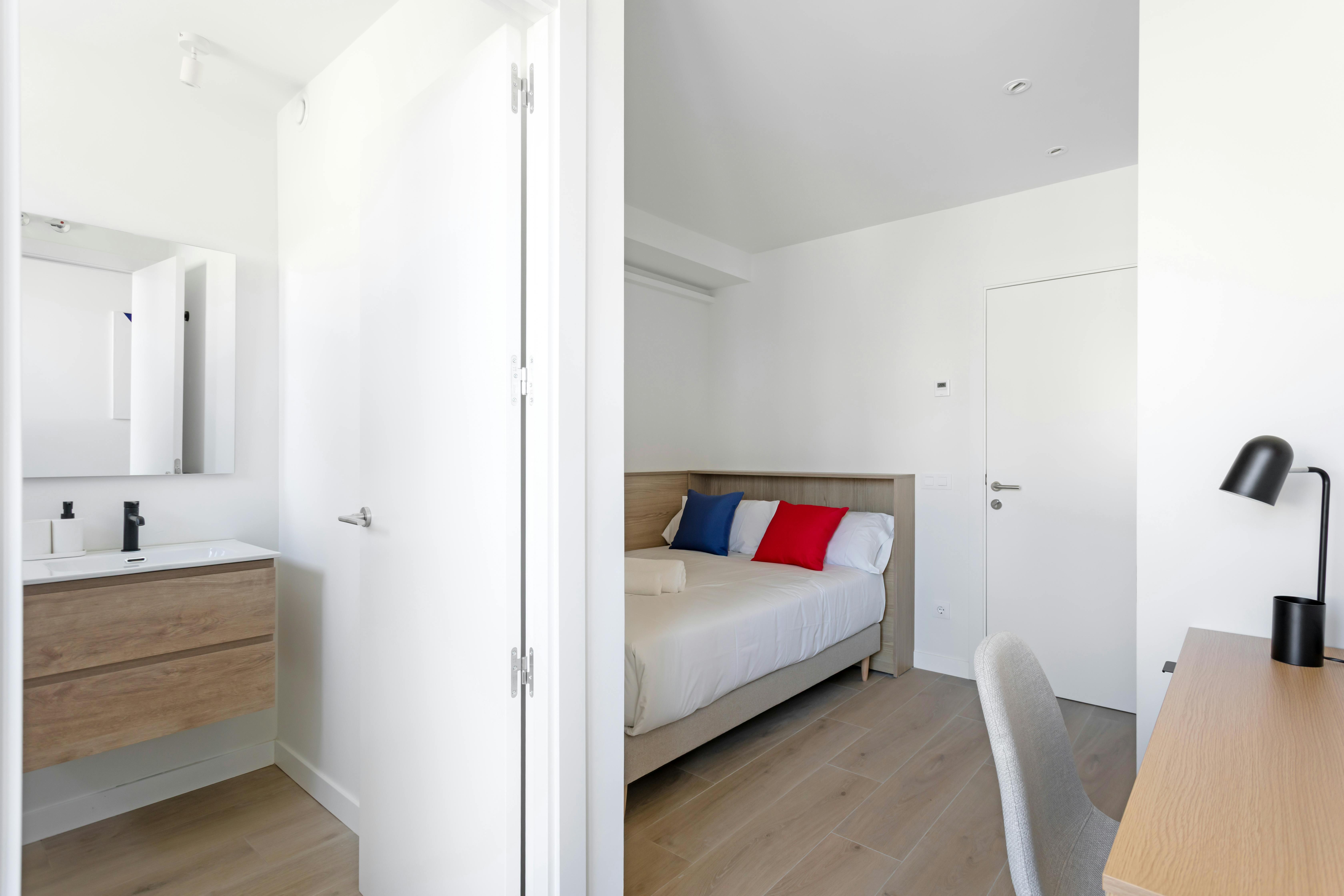 Single room Madrid, 1 bed, 12m² — photo 25