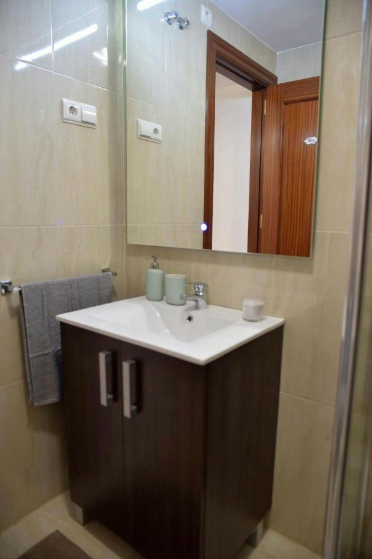 Apartment for rent for €2,500 per month in Málaga, Calle Don Cristian