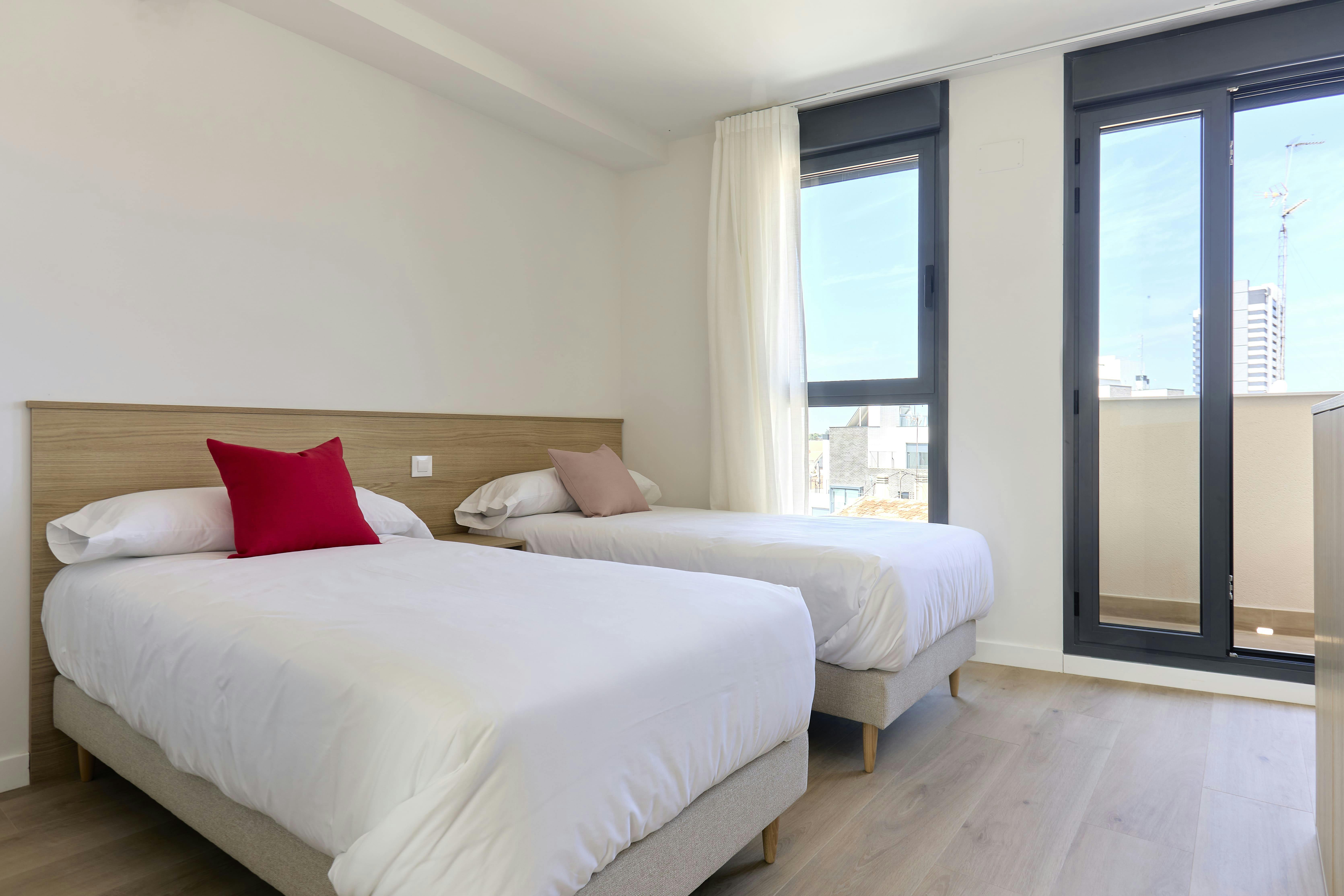 Single room Madrid, 1 bed, 19m² — photo 1