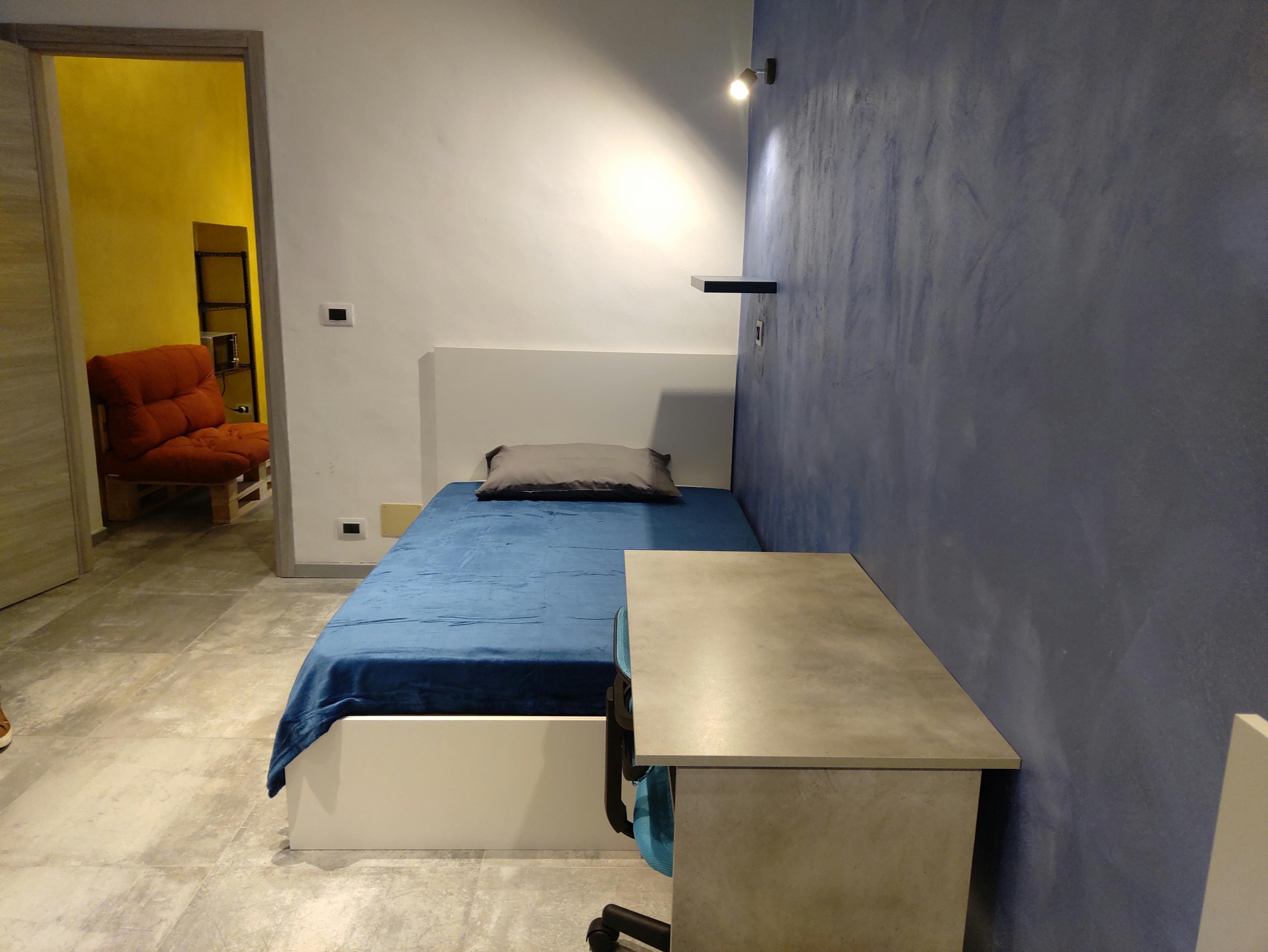 Double room Turin, 1 bed, 18m² — photo 6
