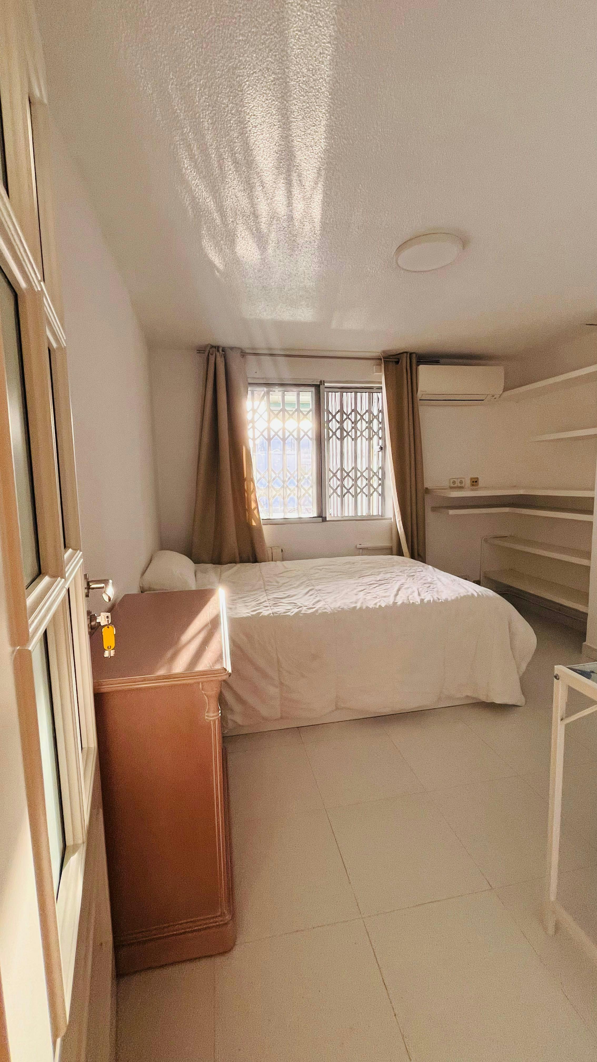 Single room Alicante, 1 bed, 13m² — photo 5