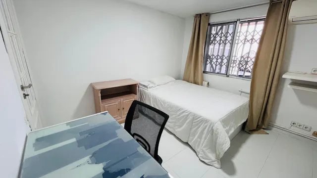 Private room in Carrer Pintor Aparicio, Alicante (1643422) room image 2