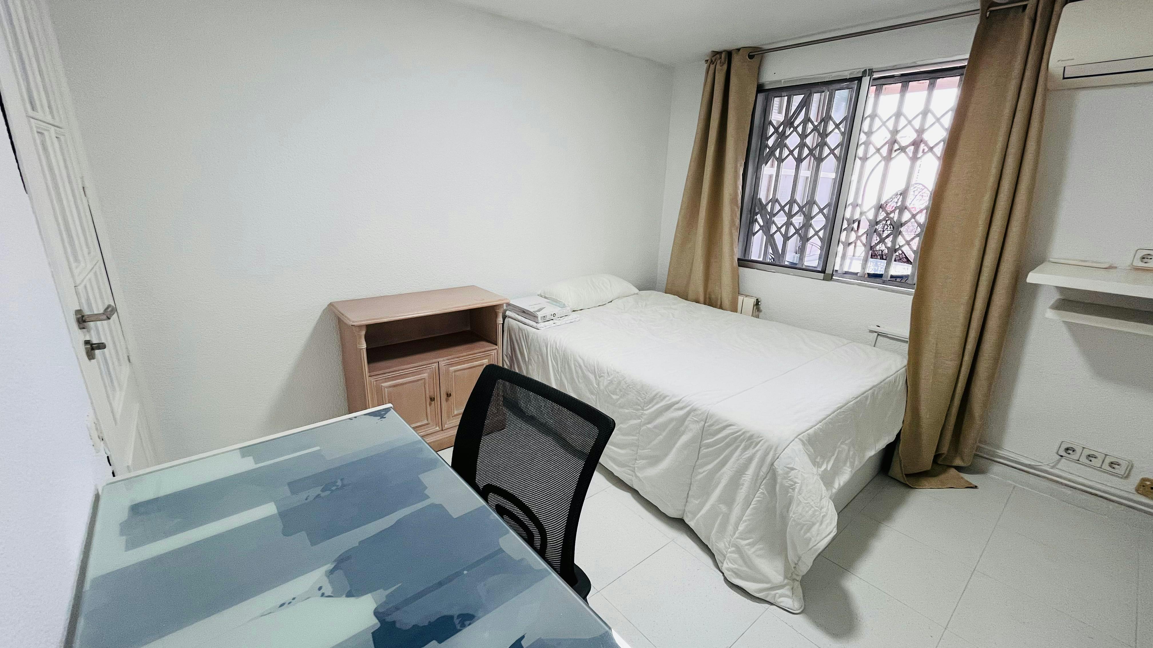 Single room Alicante, 1 bed, 13m² — photo 7