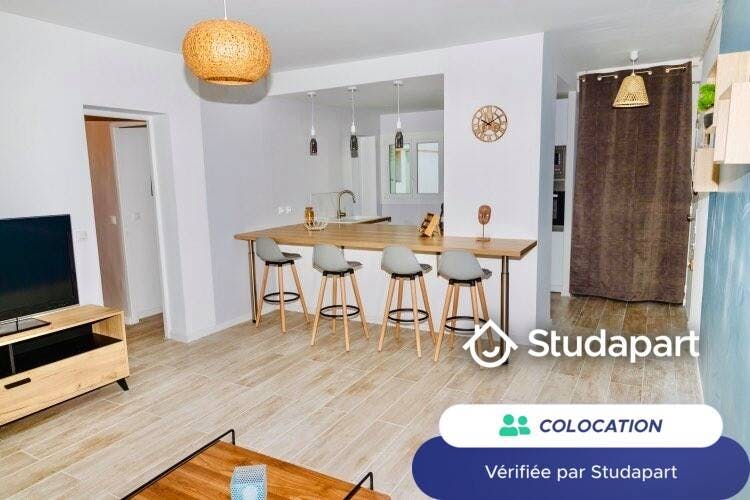Chambre privée à louer pour 490 €/mois à Marignane, Square Guynemer