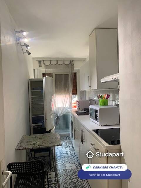 Apartment for rent for €1,350 per month in Paris, Rue du Mont-Cenis