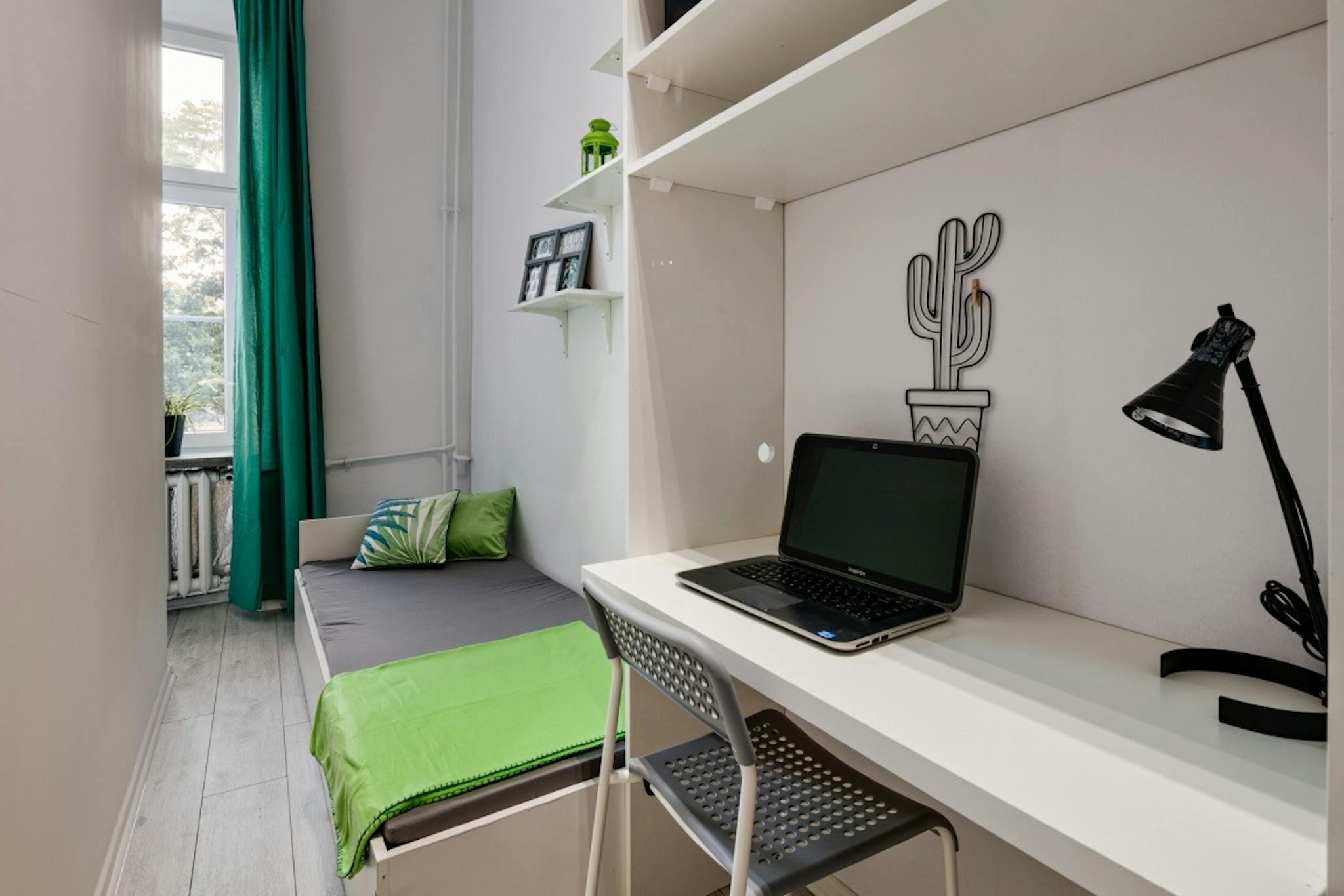 aleja Solidarności, Warsaw preview