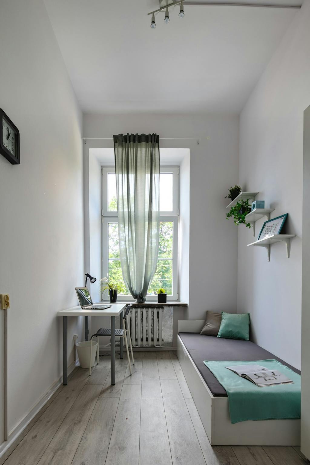 aleja Solidarności, Warsaw preview