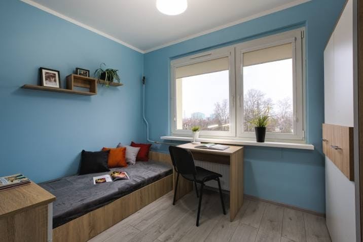 Private room for rent for PLN 2,050 per month in Warsaw, Aleja Wilanowska