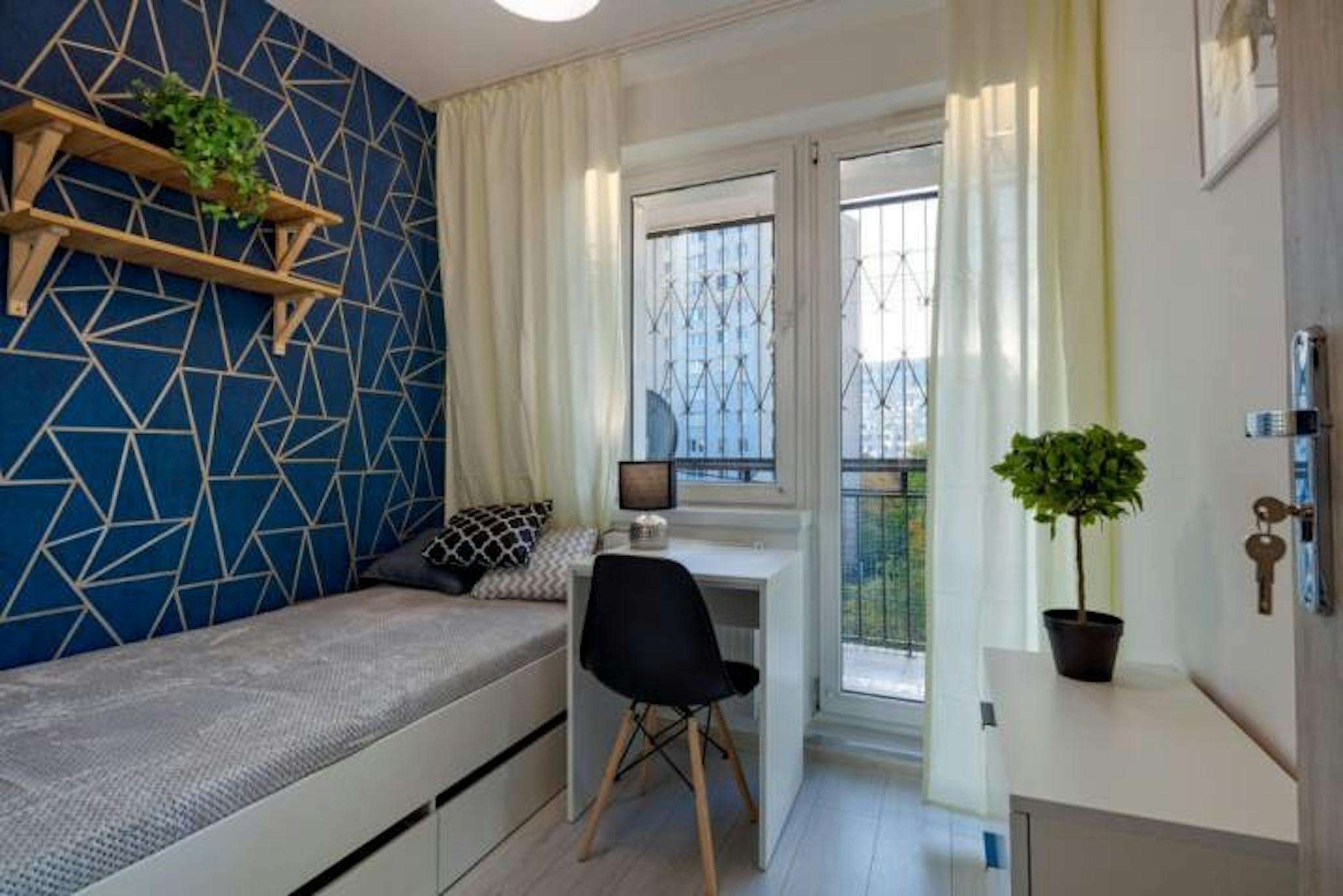 Capri, Warsaw preview