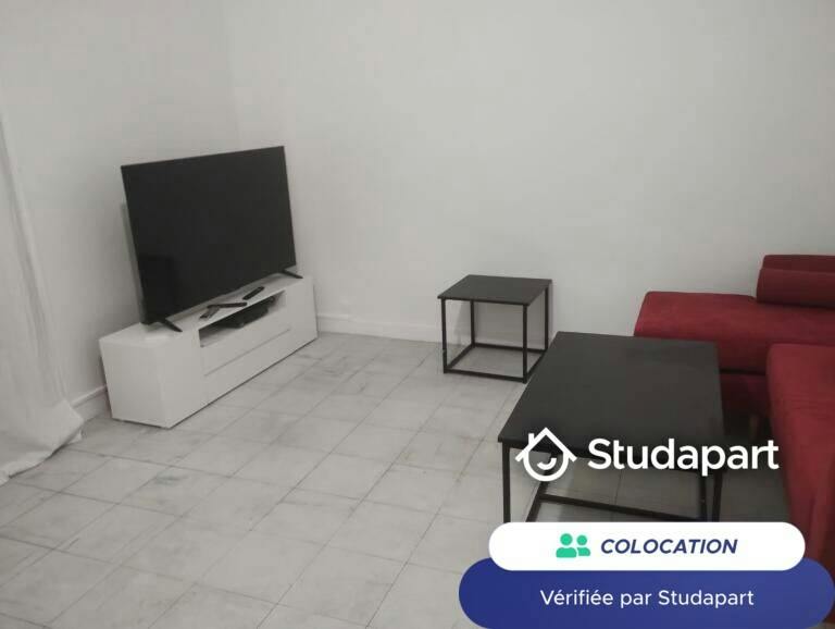 Private room for rent for €425 per month in Maromme, Rue de Binche