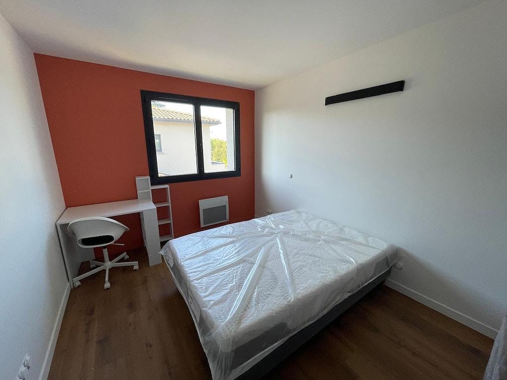 Single room Saint-Priest, 1 bed, 11m² — photo 1