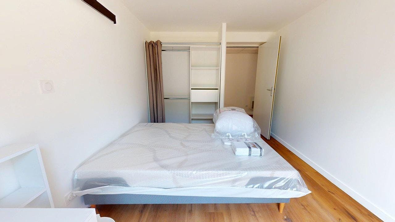 Single room Saint-Priest, 1 bed, 11m² — photo 17