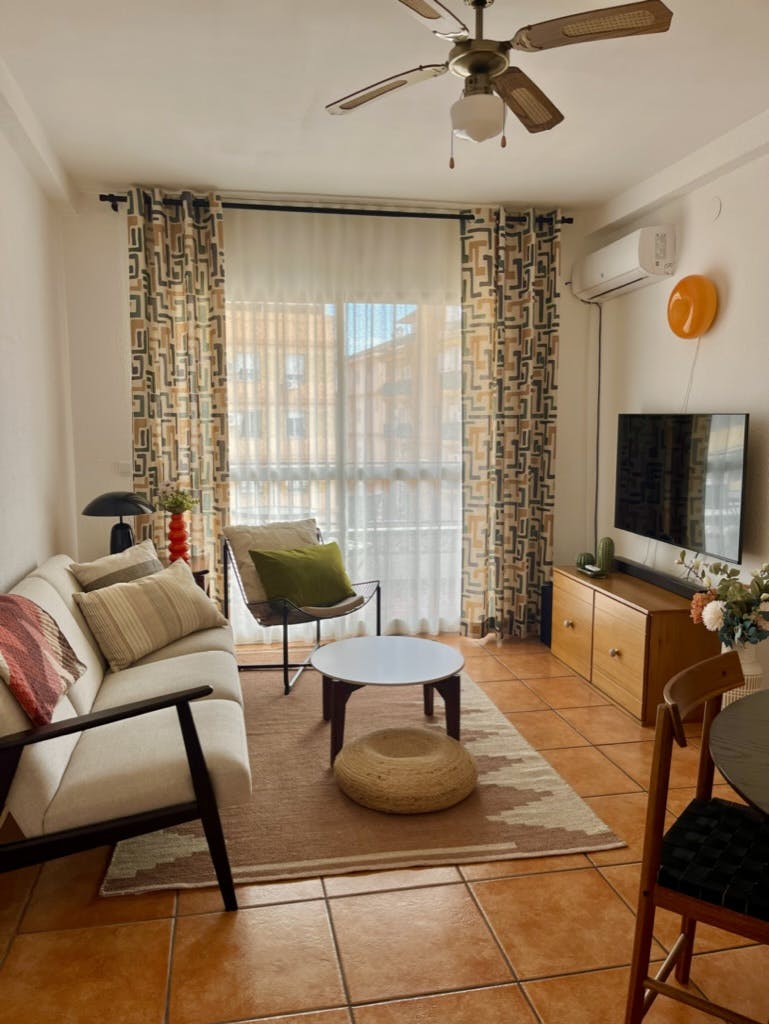 Lägenhet att hyra för 1 190 € i månaden i Arroyo de la Miel, Calle las Flores