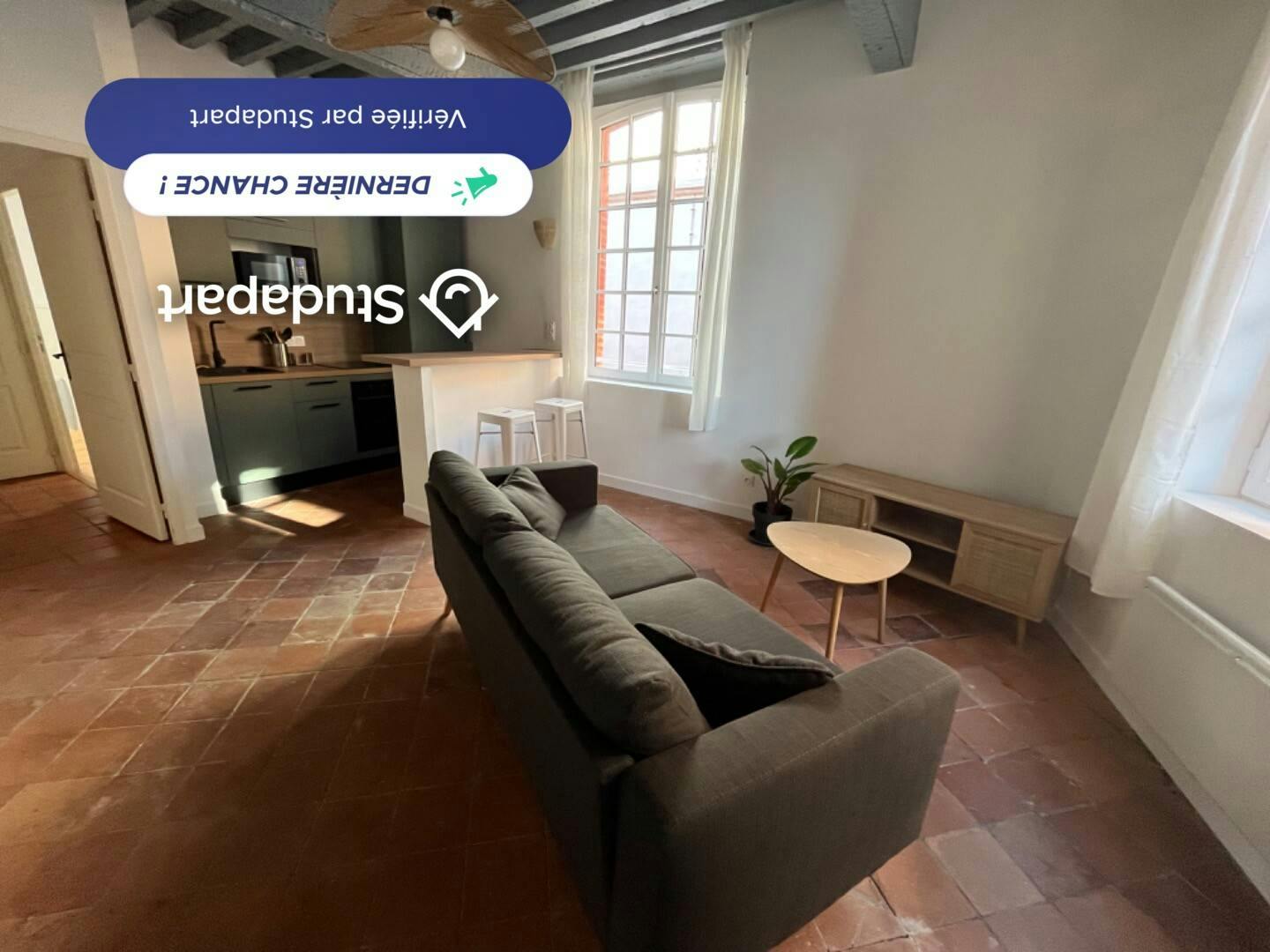Appartement à louer pour 680 €/mois à Montauban, Place nationale