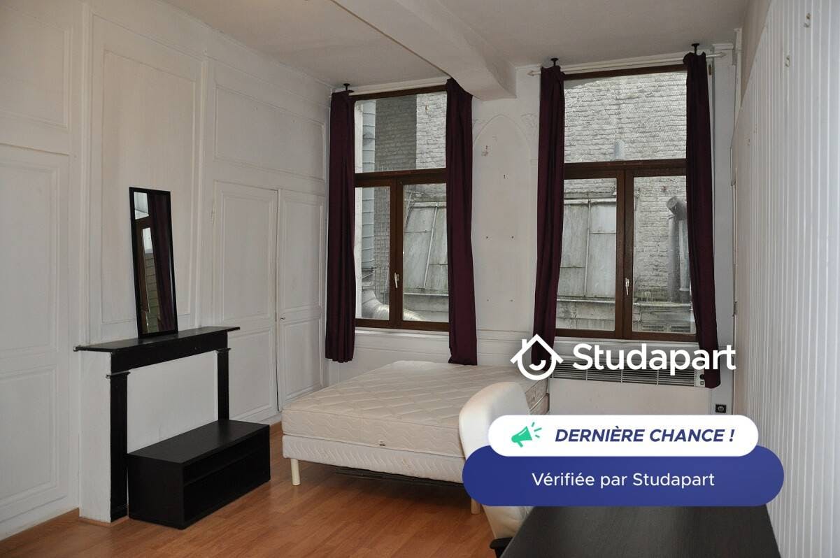 Apartment for rent for €685 per month in Lille, Rue Neuve