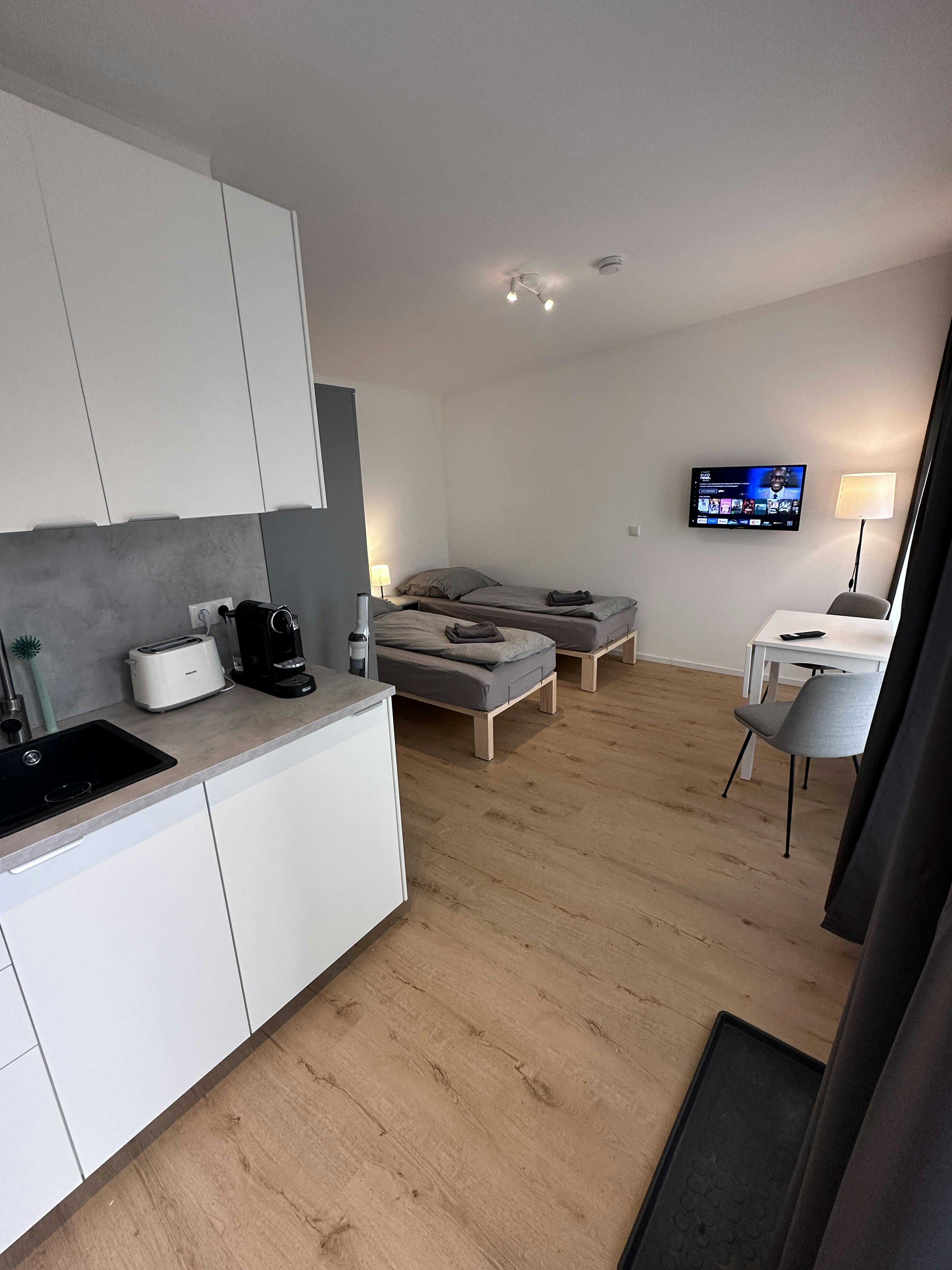 Studio for rent for €1,200 per month in Marburg an der Lahn, Calvinstraße