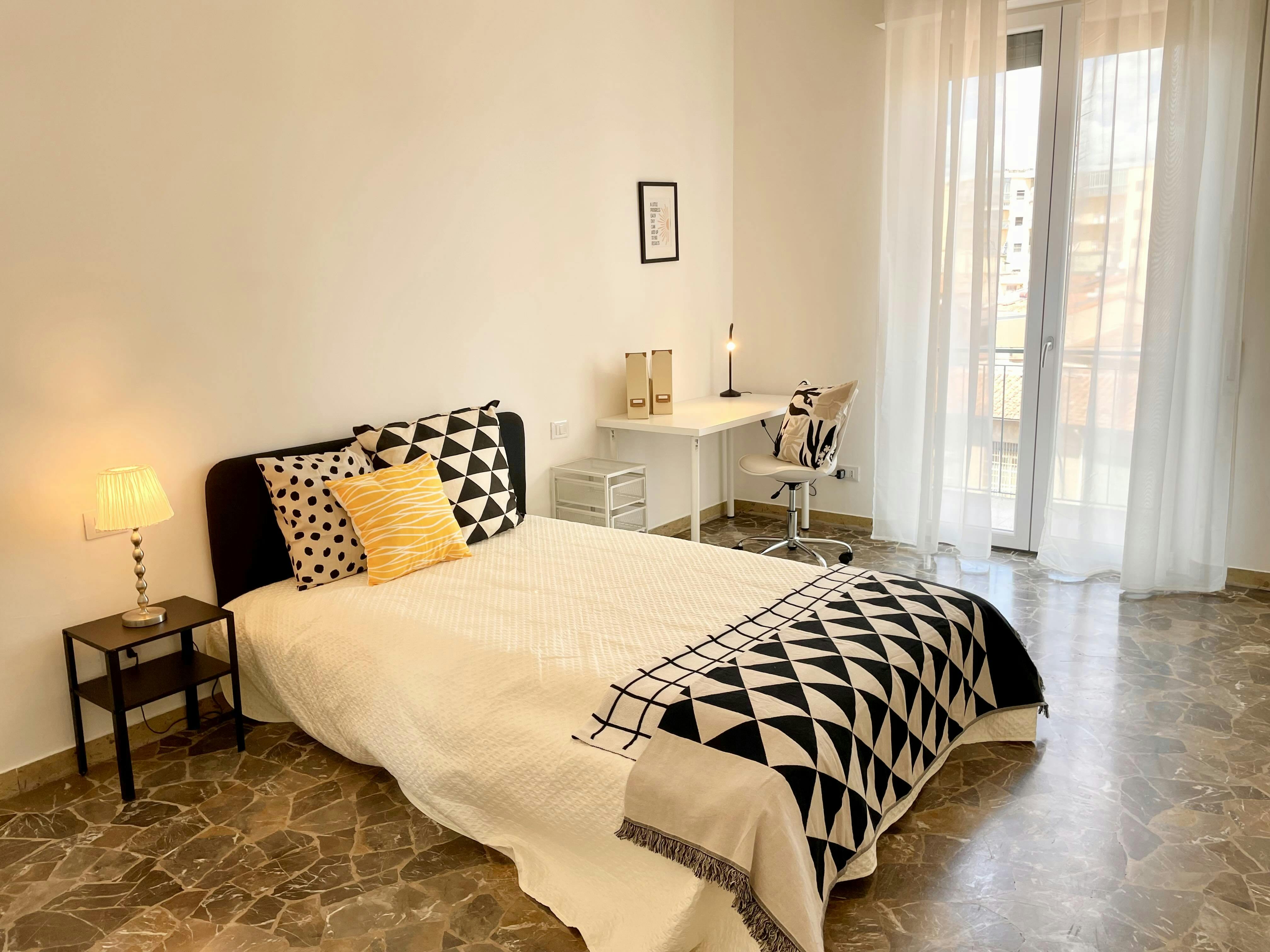 Private room for rent for €690 per month in Florence, Via Quintino Sella