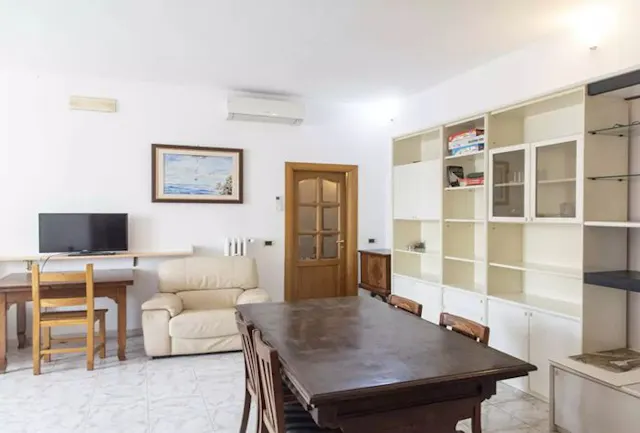 3-Bedroom Apartment in Piazza Ragusa, Rome (1644652) room image 1