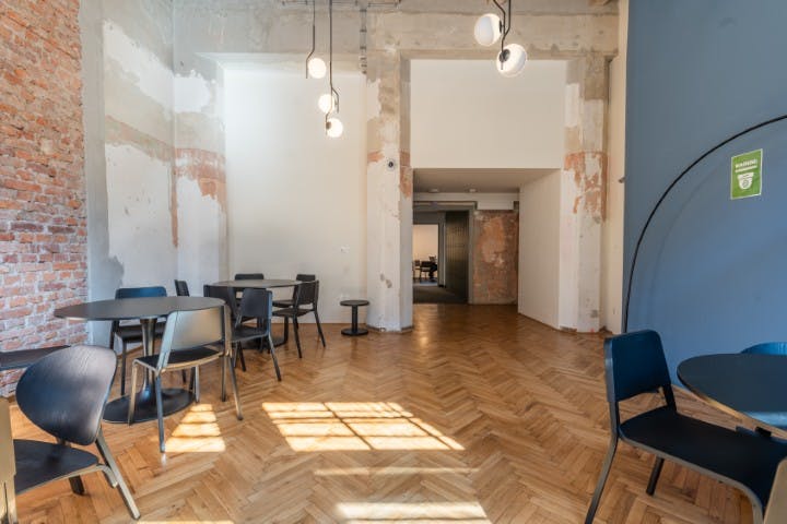 Double room Ljubljana, 1 bed, 16m² — photo 24