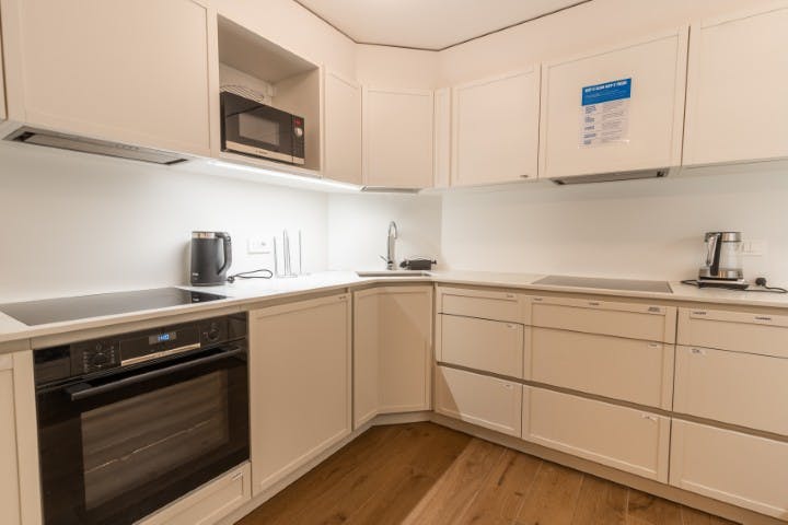 Double room Ljubljana, 1 bed, 16m² — photo 25