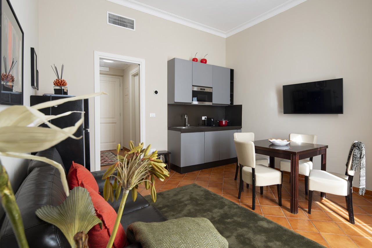 Appartamento in affitto a 2100 € al mese a Rome, Via Cavour