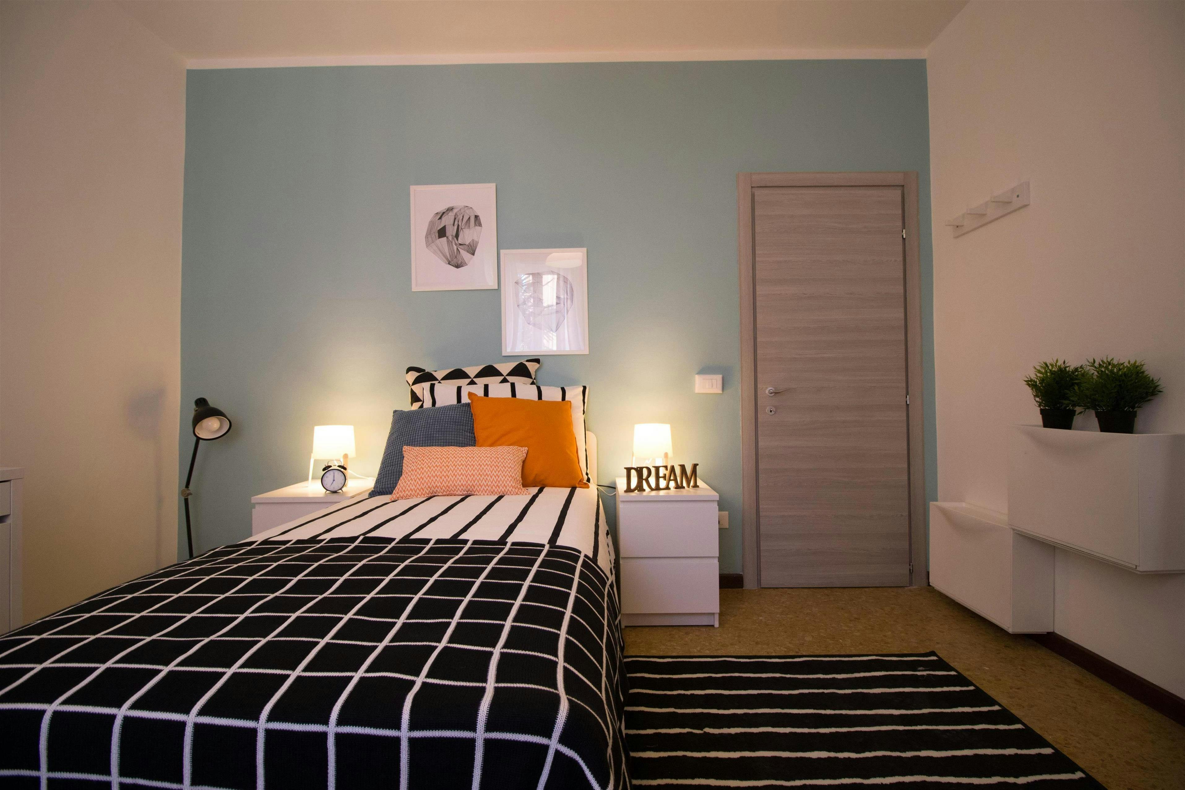 Single room Brescia, 1 bed, 13m² — photo 8