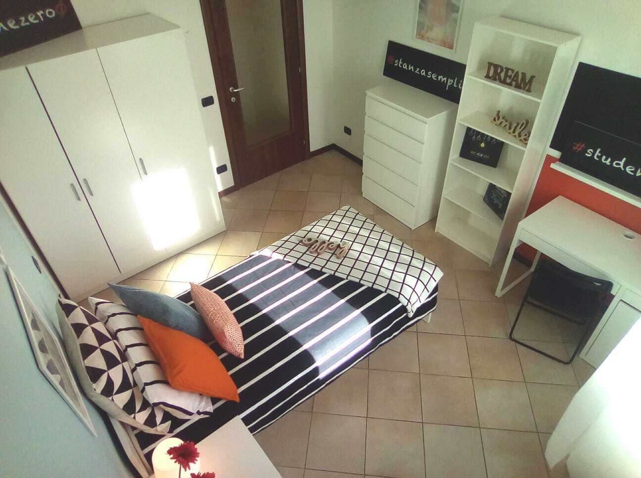 Piazza Cesare Battisti, Brescia preview