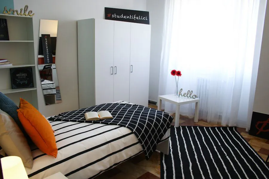 Private room in Via Pusterla, Brescia 1