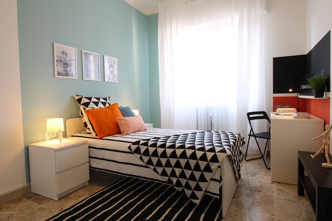 Single room Brescia, 1 bed, 13m² — photo 1