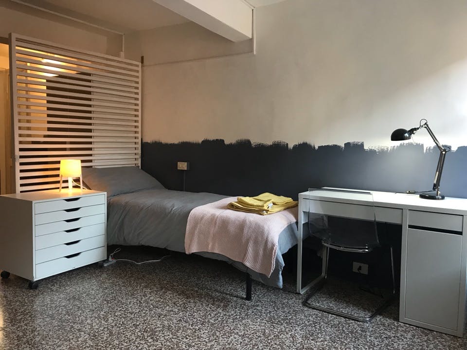 Chambre partagée à louer pour 254 €/mois à Parma, Borgo Guazzo