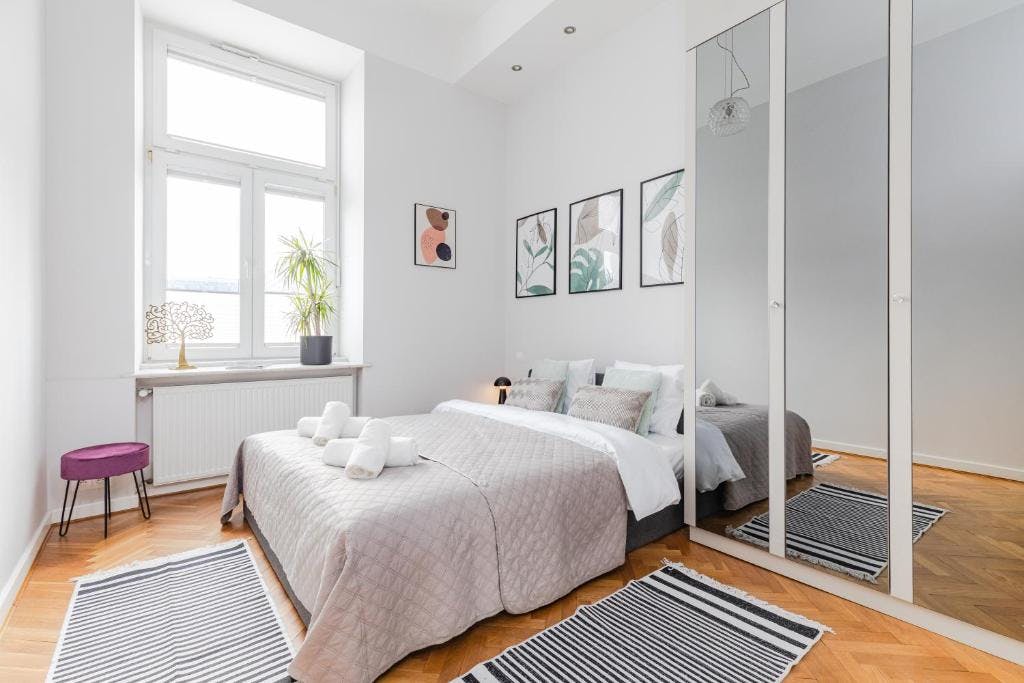 Smolna, Warsaw preview