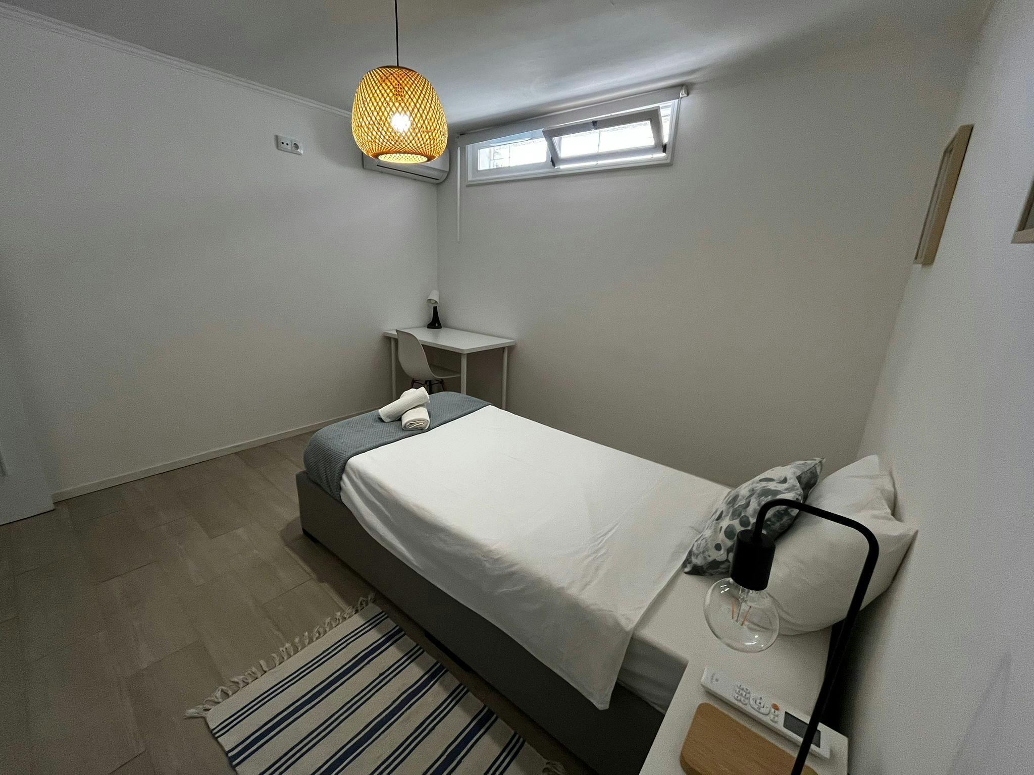 Single room Matosinhos, 1 bed, 13m² — photo 11
