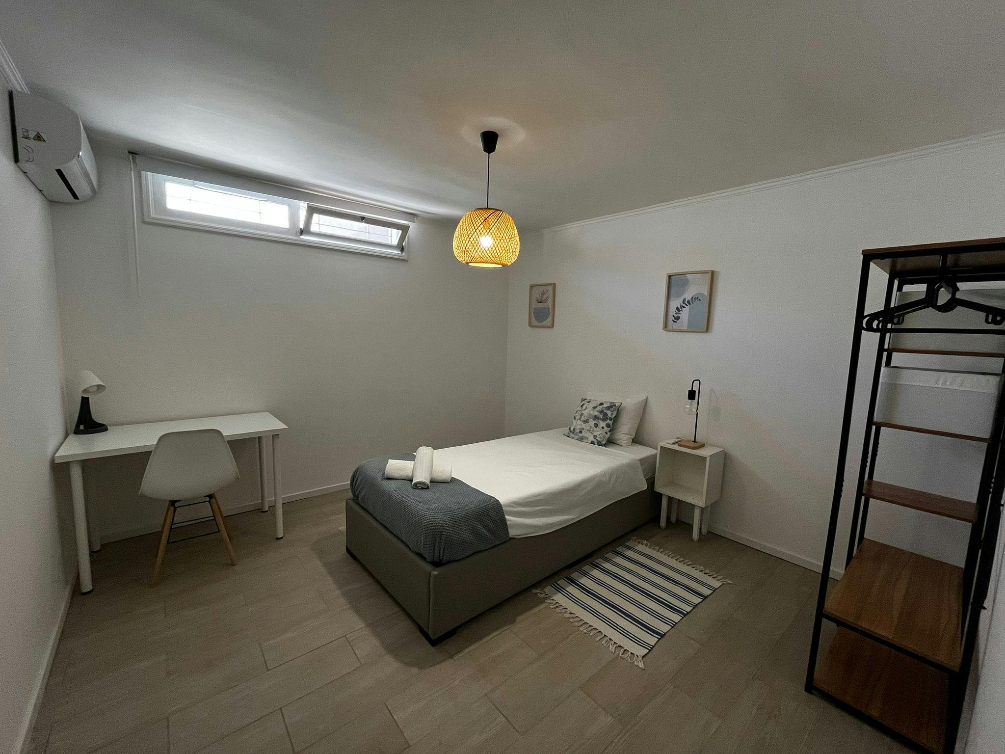 Single room Matosinhos, 1 bed, 13m² — photo 13